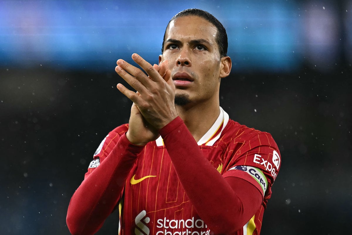 https://static.independent.co.uk/2025/02/24/9/42/Virgil-van-Dijk-applauds-the-Liverpool-fans.jpeg?width=1200&auto=webp&trim=0%2C0%2C225%2C0