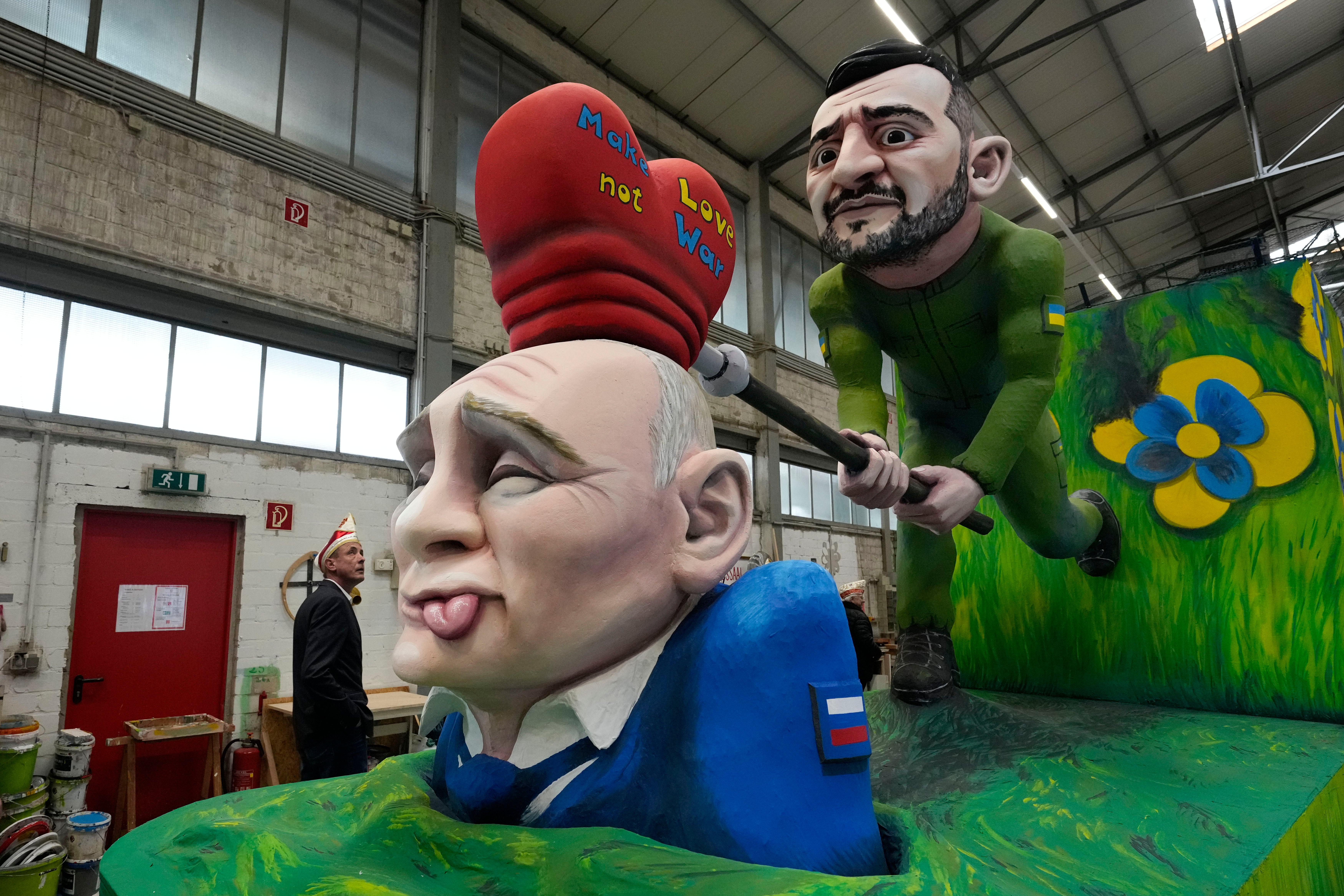 Other floats included Ukrainian President Volodymyr Zelensky hitting Vladimir Putin with a love hammer