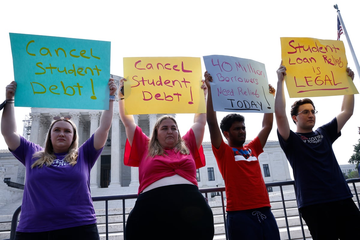 https://static.independent.co.uk/2025/02/25/19/43/Advocates-hold-a-demonstration-outside-the-Supreme-Court-in-favor-of-student-loan-cancelation.jpeg?trim=0,44,0,44&width=1200&height=800&crop=1200:800