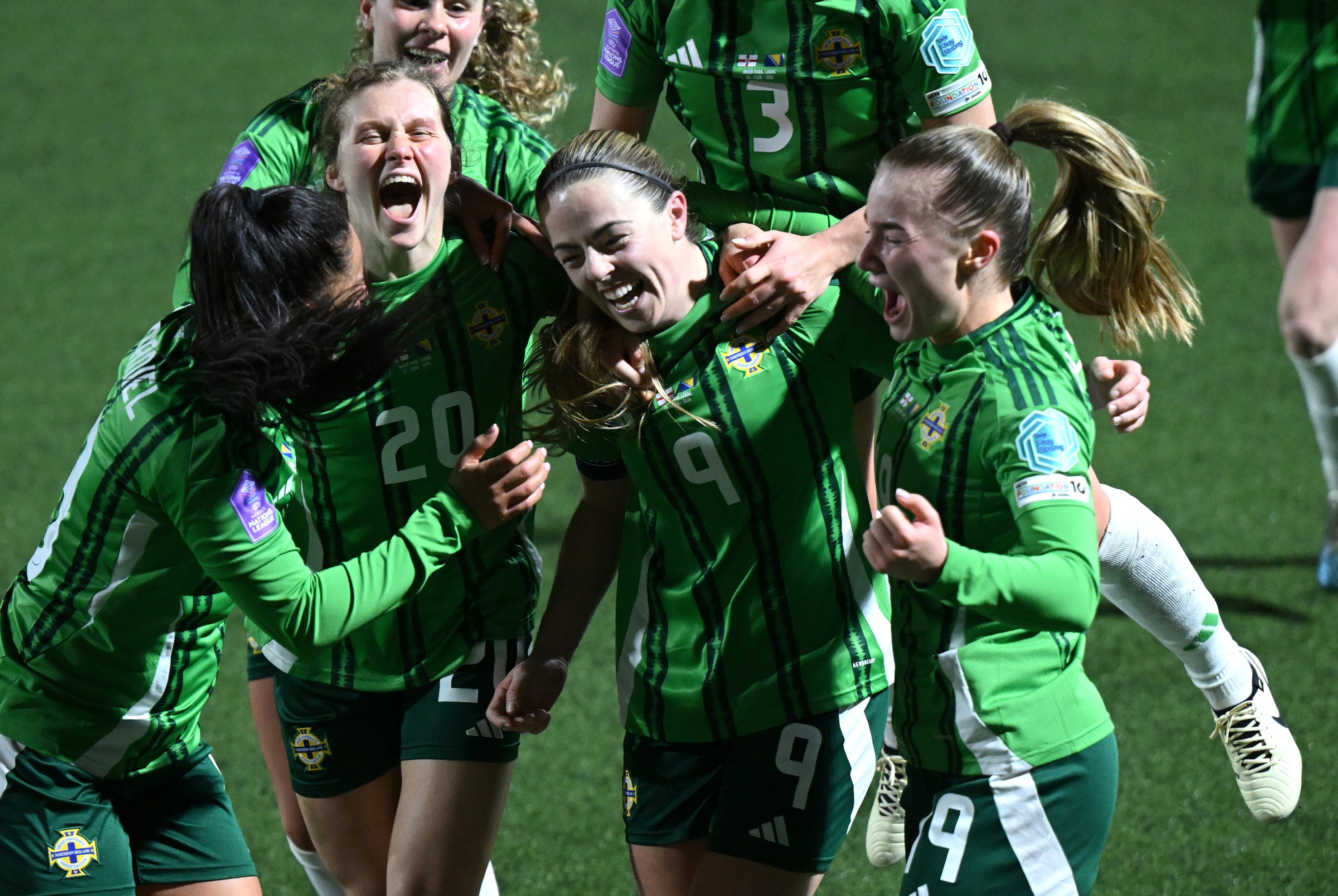 Simone Magill ha prodotto eroici tardivi per consegnare la vittoria dell'Irlanda del Nord