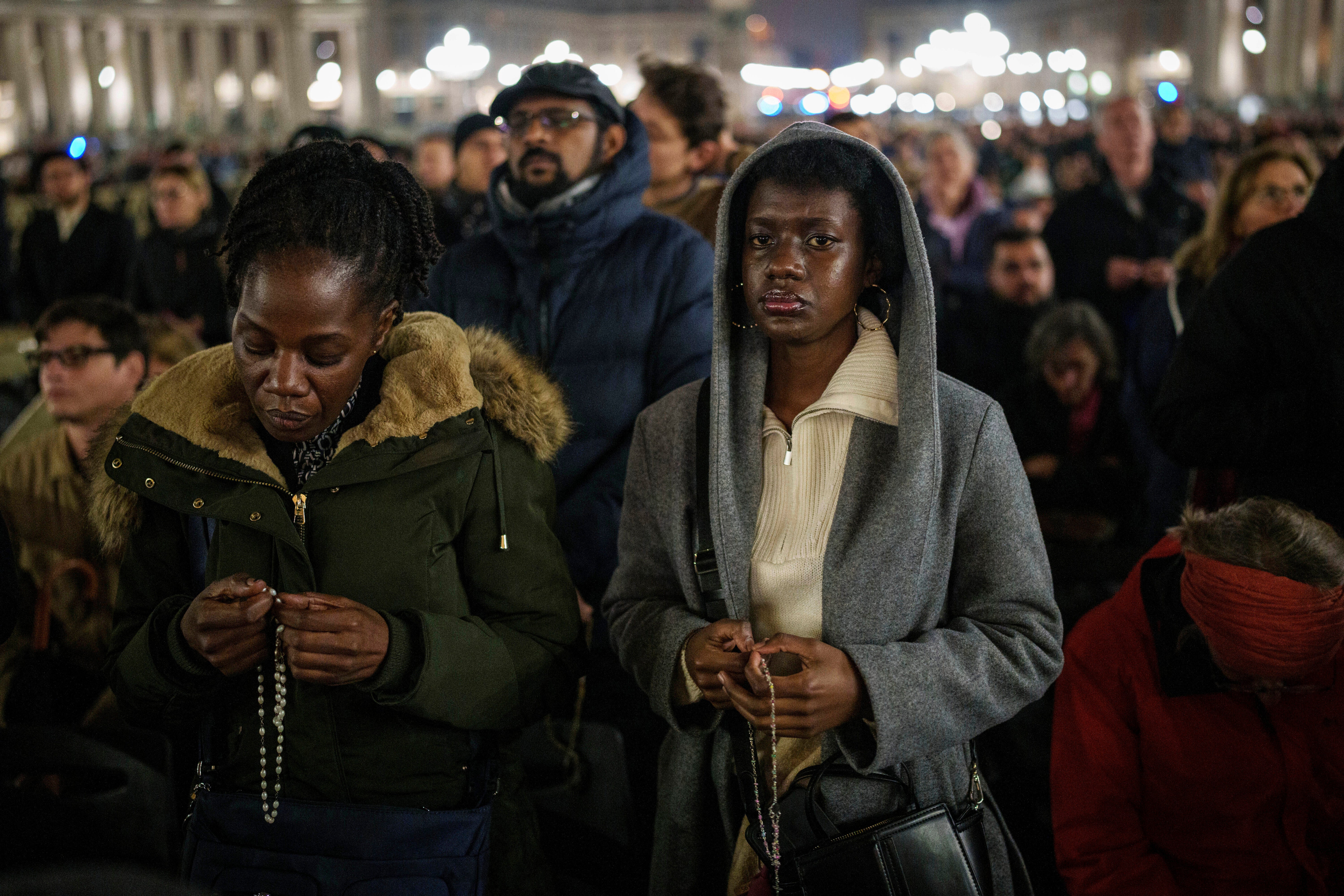 Faithful gather to pray the Rosary for Pope Francis in St Peter’s Square