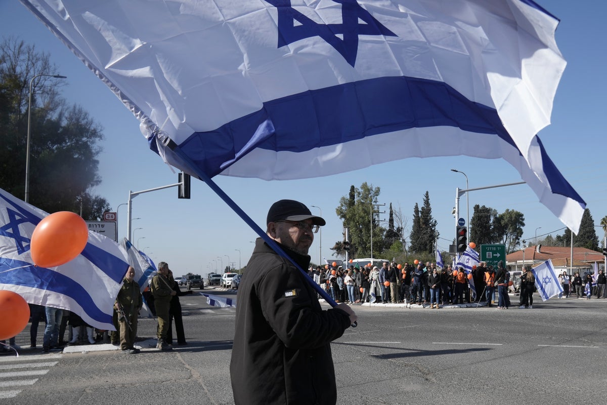 Hamas to turn over bodies of four Israeli hostages in exchange for release of hundreds of prisoners