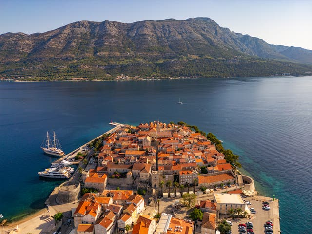 <p>Nature and adventure fans alike will enjoy island-hopping around Dubrovnik </p>