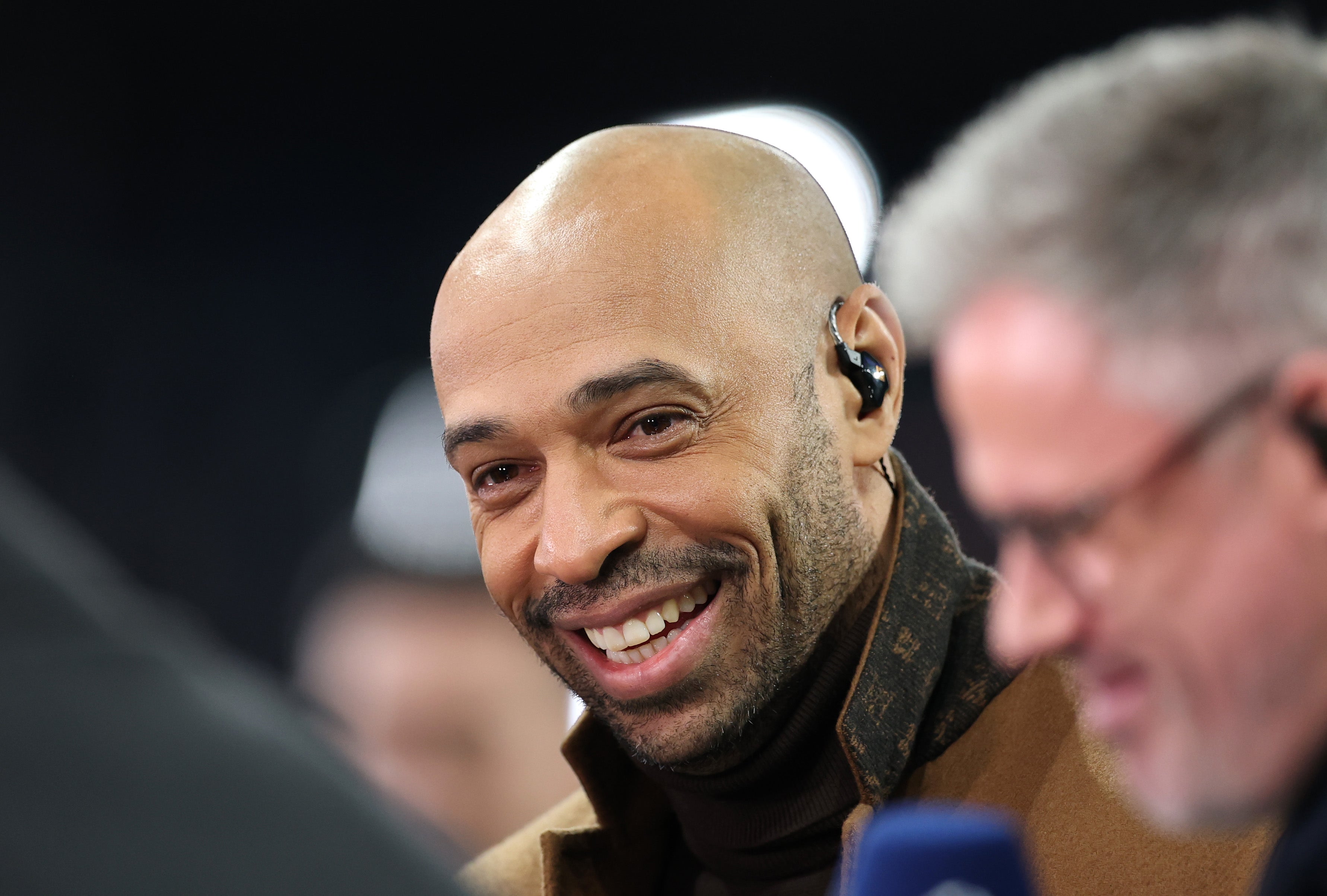 Thierry Henry è una parte del popolare spettacolo di calcio della CBS Sports