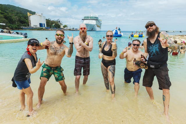 <p>Nine inch sails: 70000 Tons of Metal fans hit the surf</p>