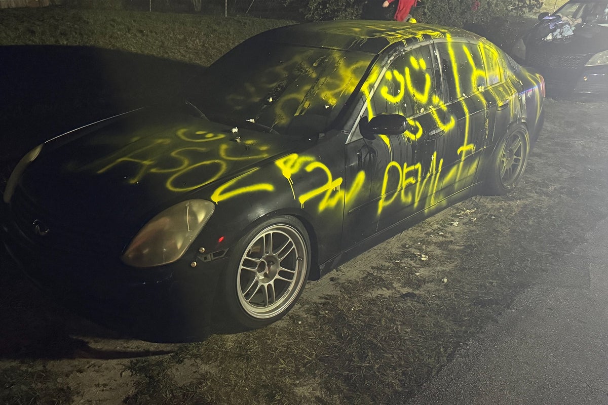 ‘You spray painted the wrong damn car’: Deputies mock teen who vandalized the wrong vehicle while trying to exact revenge on her ex ‘You spray painted the wrong damn car’: Deputies mock teen who vandalized the wrong vehicle while trying to exact revenge on her ex