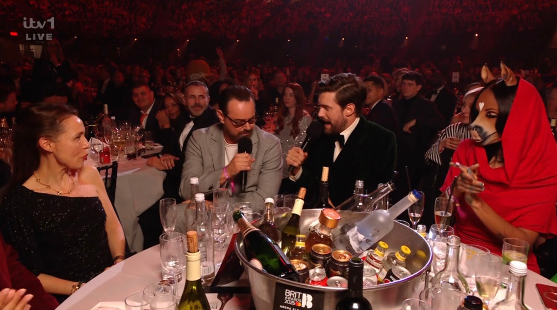 Danny Dyer com Jack Whitehall no 2025 Brit Awards