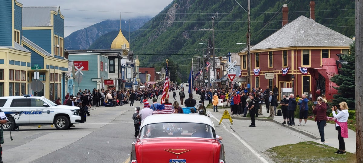 Trump’s tariffs alarm residents of US-Canada border towns