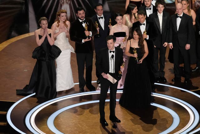 PREMIOS OSCAR-HULU-CAÍDA