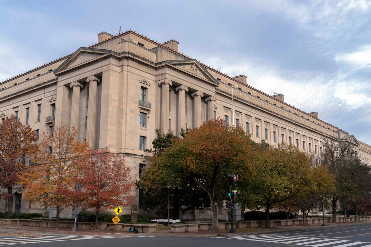 US charges Chinese hackers, government officials in broad cyberespionage campaign