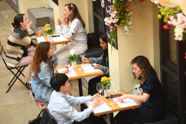 Restaurants are already legally required to inform customers about the presence of any of the 14 major food allergens (PA)