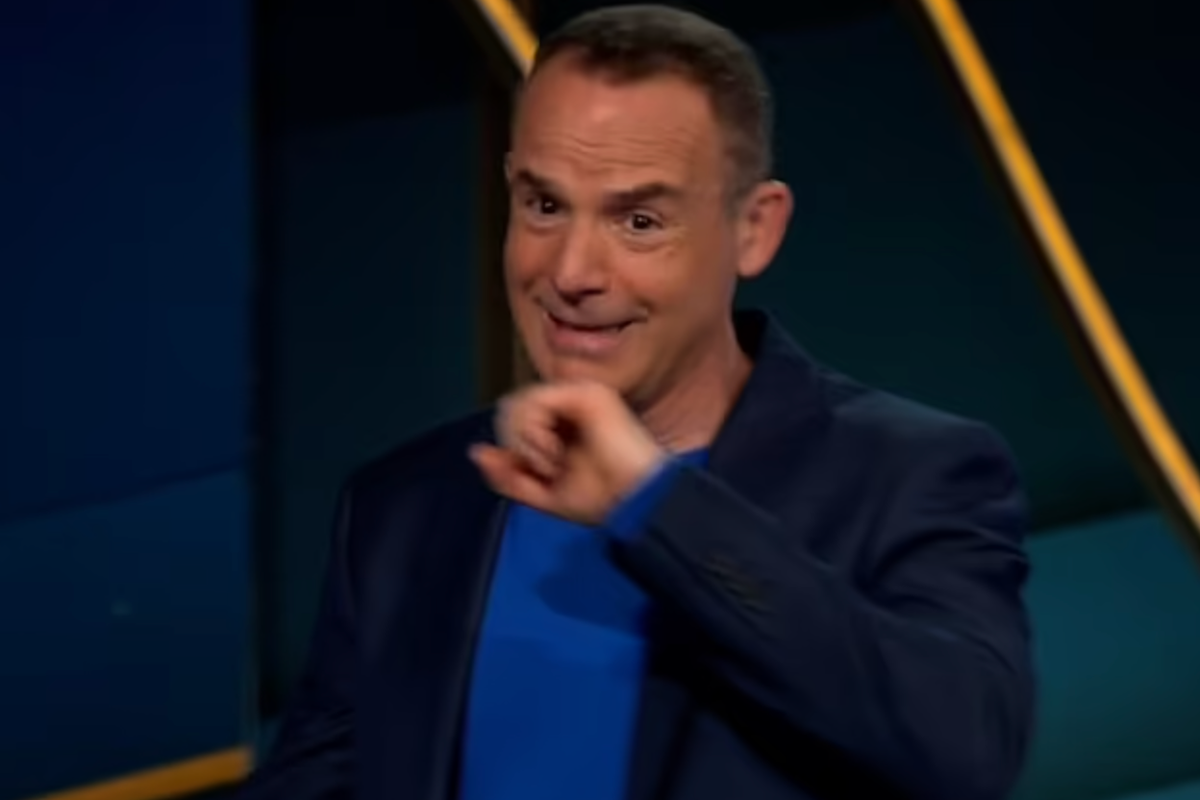 Martin Lewis falls to floor after struggling through live TV appearance Martin Lewis falls to floor after struggling through live TV appearance