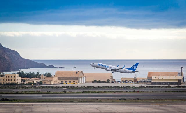<p>The Gran Canaria airport briefly shut on Tuesday as water accumulated on the runway</p>
