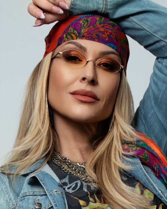 <p>Rose-tinted glasses: Anastacia released her debut album ‘Not That Kind’ 25 years ago</p>