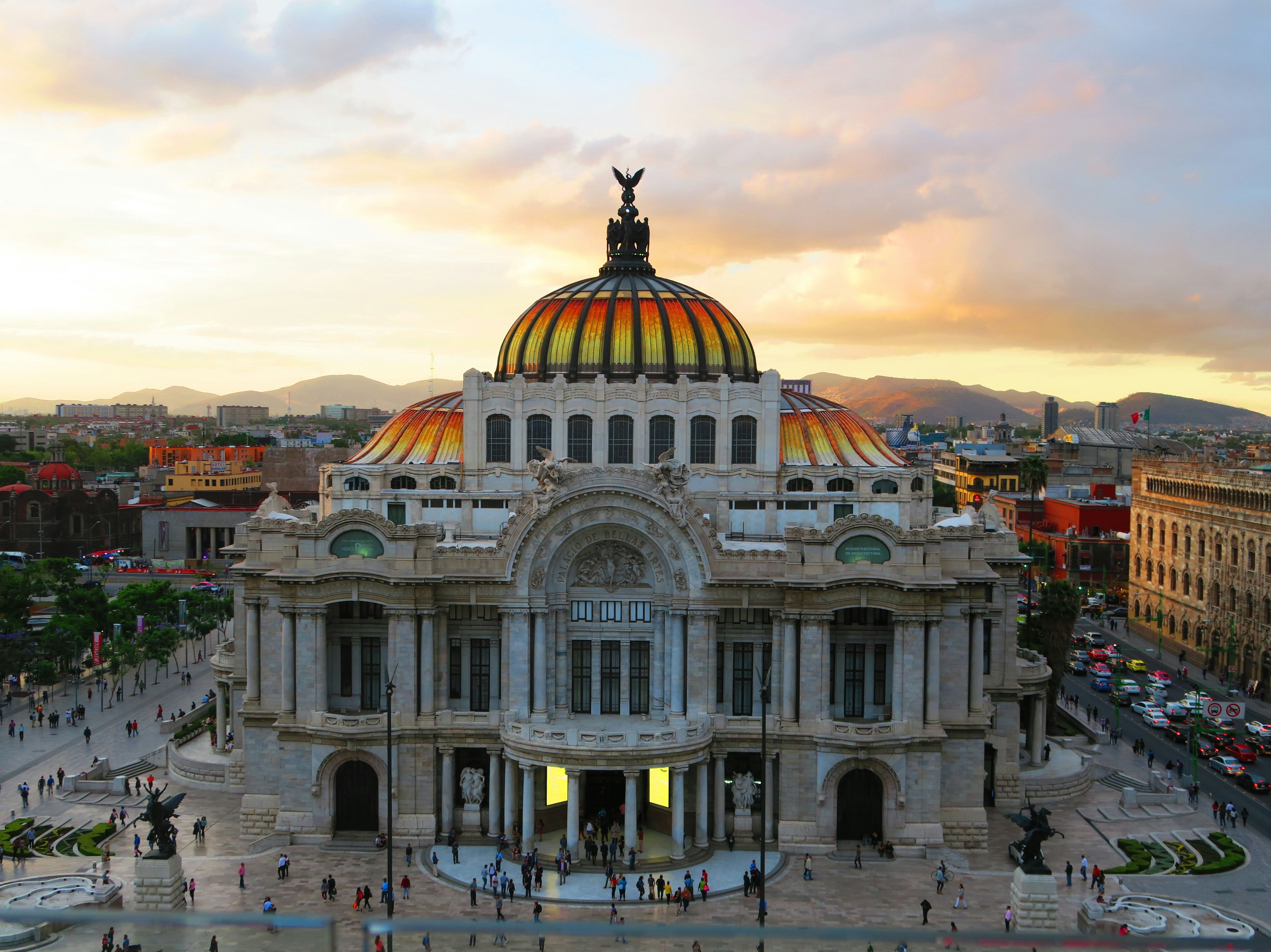 The Palacio de Bellas Artes includes two theatres, huge murals and rotating exhibitions