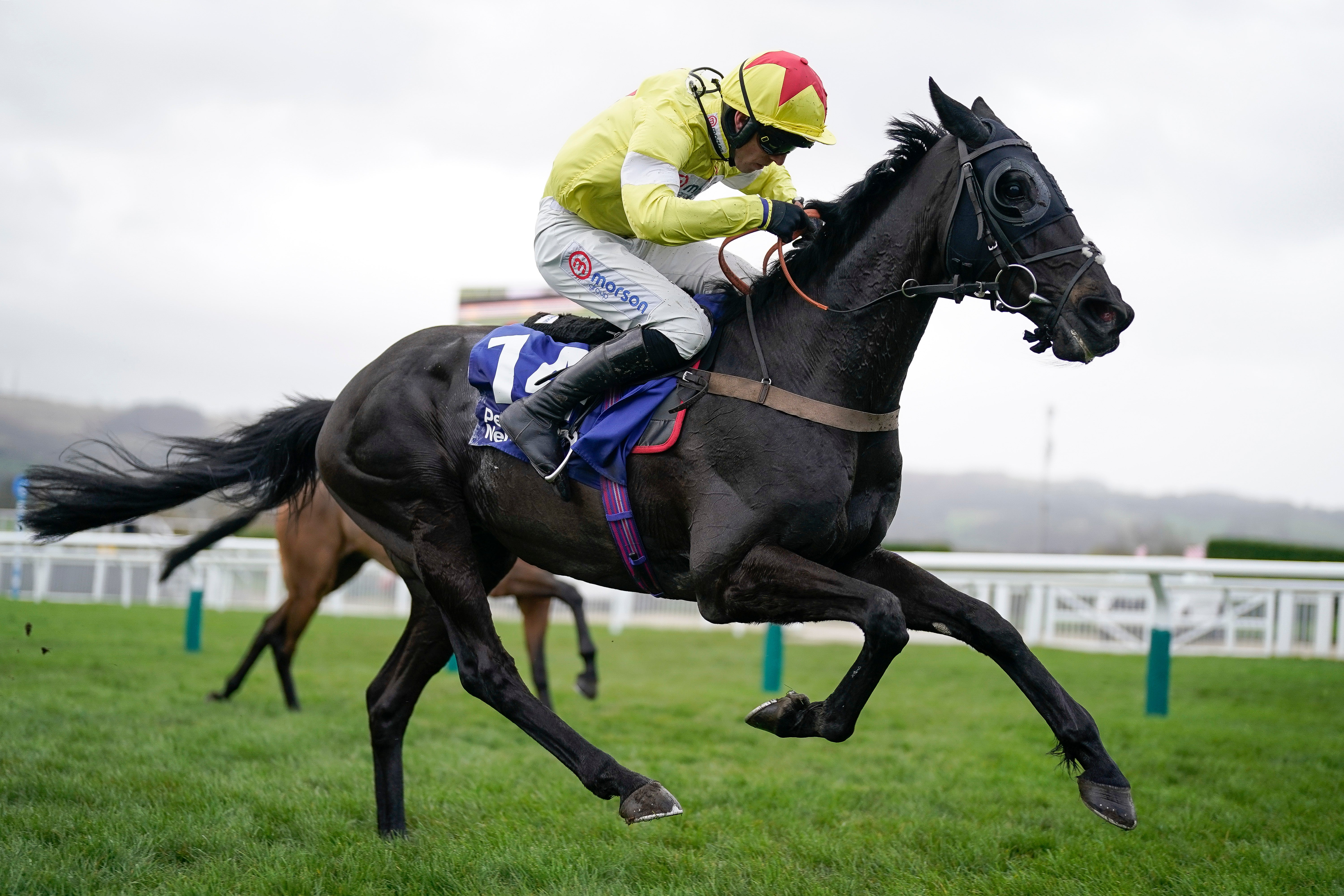 Sir Alex Ferguson-owned Monmiral triumphed in the Pertemps Network Final Handicap Hurdle in 2024