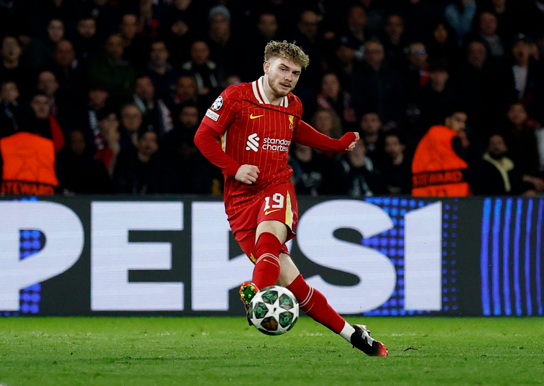 Harvey Elliott ha segnato un vincitore dell'87 ° minuto per dare un vantaggio a Liverpool in pareggio