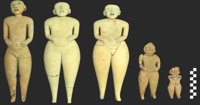 <p>Strange dolls discovered atop El Salvador pyramid</p>