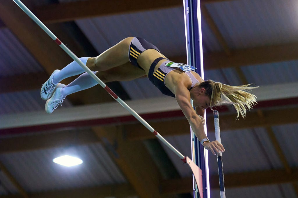 Molly Caudery della Gran Bretagna ha autorizzato i migliori 4,85 milioni di una stagione per vincere il titolo Gold del World Indoor Tour la scorsa settimana