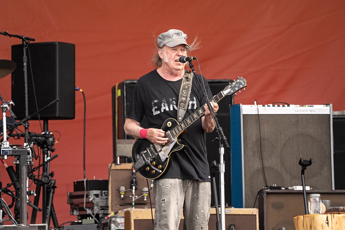 Neil Young risks trying our patience on ‘Oceanside Countryside’ 