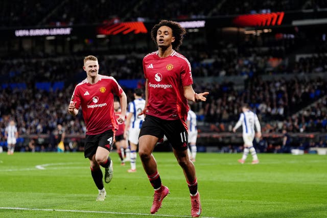 <p>Joshua Zirkzee celebrates scoring for United</p>
