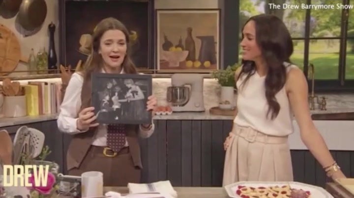 <p>Drew Barrymore surprises Meghan Markle with photo of Princess Diana during live interview.</p>