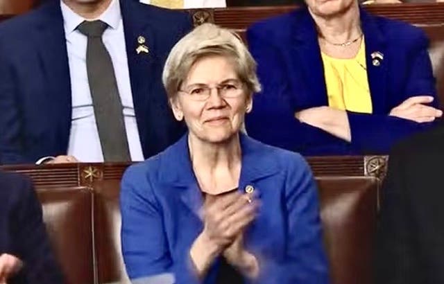 <p>Massachusetts Senator Elizabeth Warren Elizabeth Warren sarcastically applauds Trump's Pocahontas insult</p>