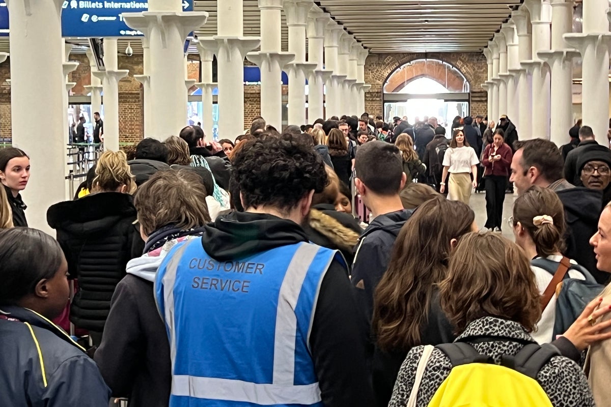 How to get to Paris from London: Flight and ferry options as Eurostar trains cancelled by WWII bomb