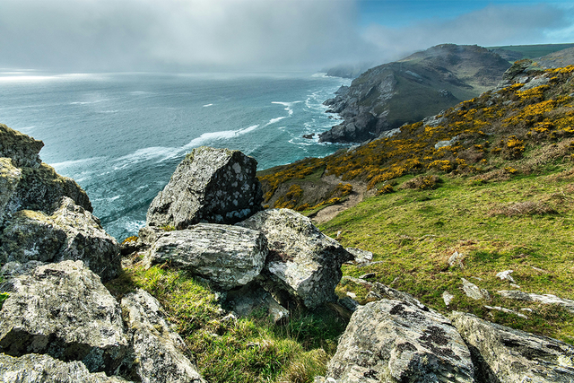 <p>Explore areas of natural beauty whilst holidaying with Away Resorts, including  Cornwall and The Isle of Wight </p>