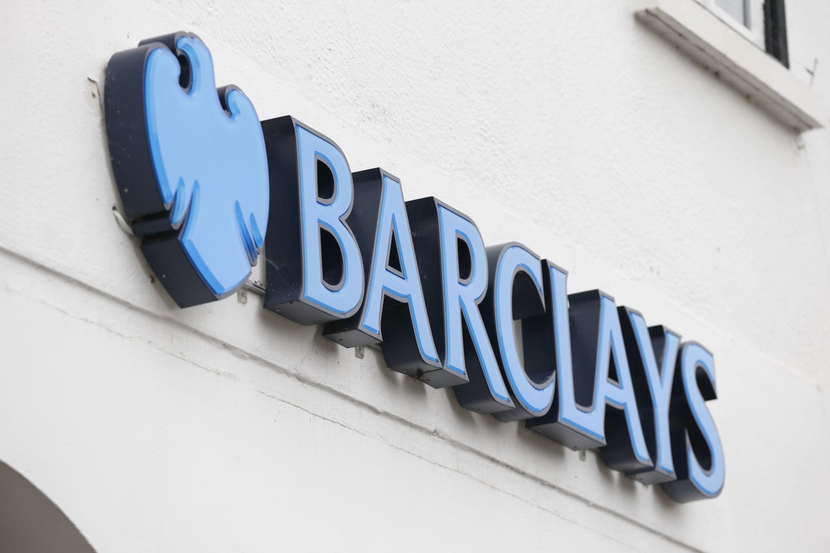 Barclays apologises after customers unable to access online accounts