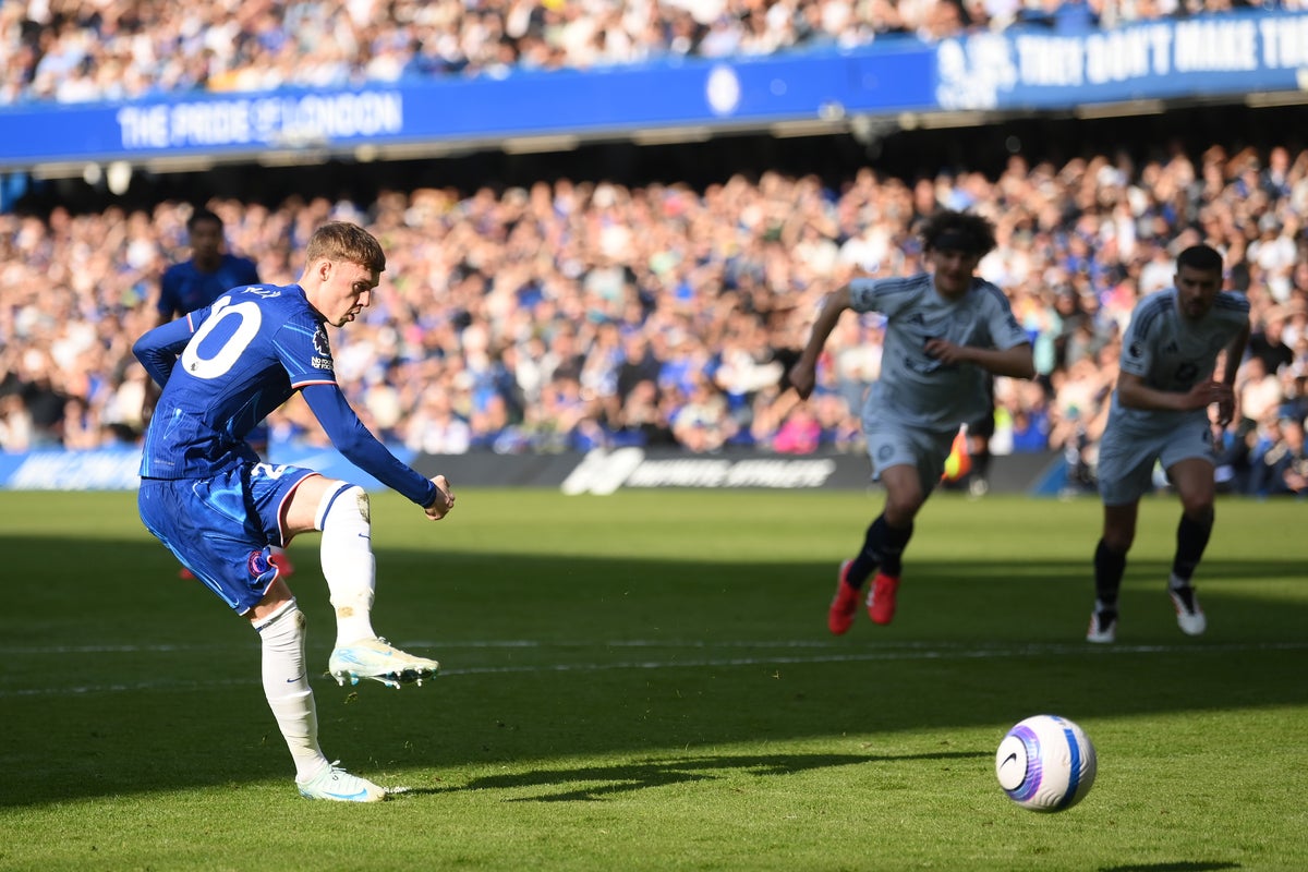 Cole Palmer misses first Chelsea penalty to end Premier League record streak Cole Palmer misses first Chelsea penalty to end Premier League record streak
