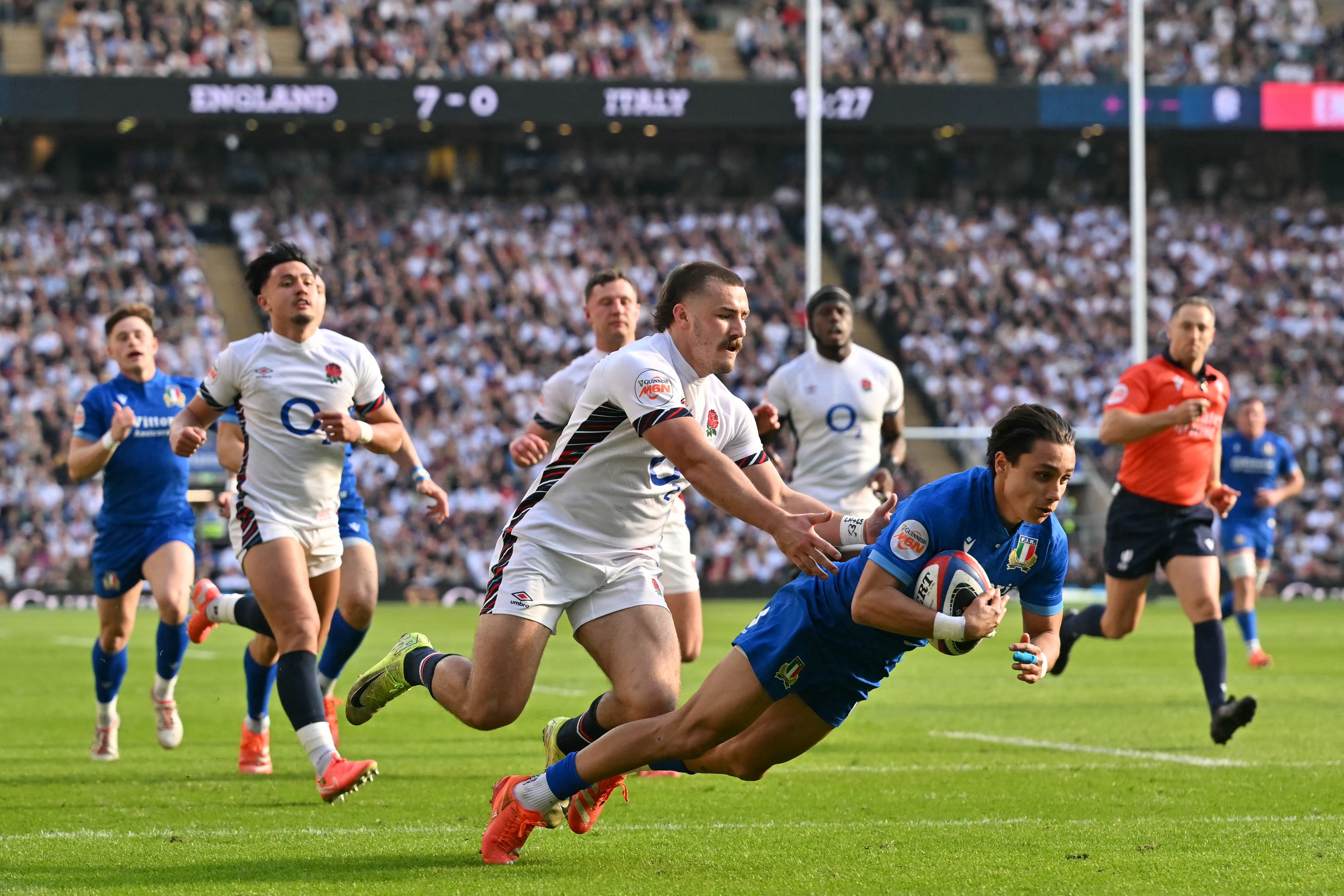 Ange Capuozzo scored and created a try for Italy