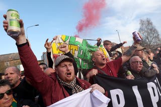 Manchester United fans are protesting Glazer ownership outside the stadium