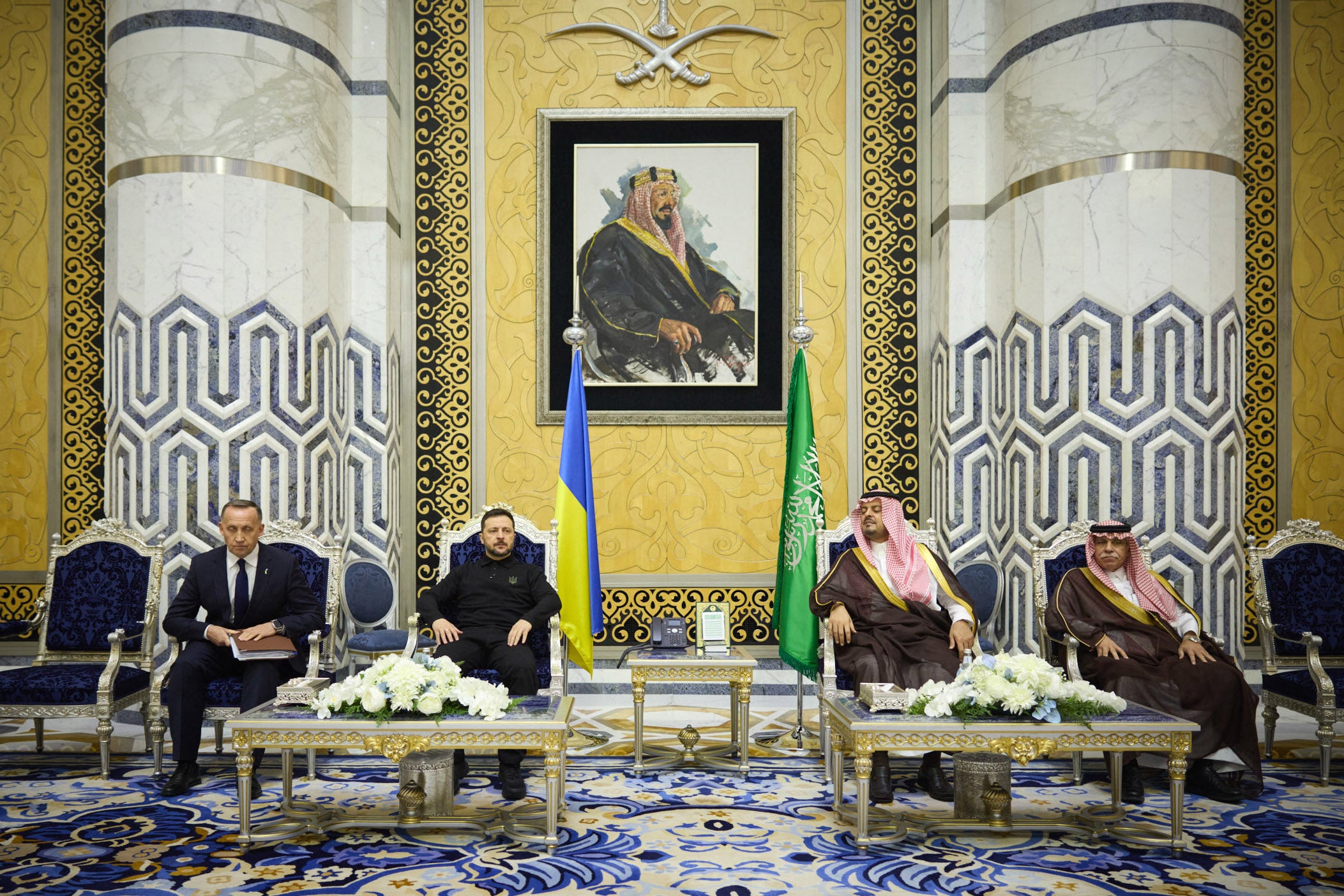 The Ukrainian president met the deputy governor of the Mecca region, Prince Saud Bin Mishal Bin Abdulaziz