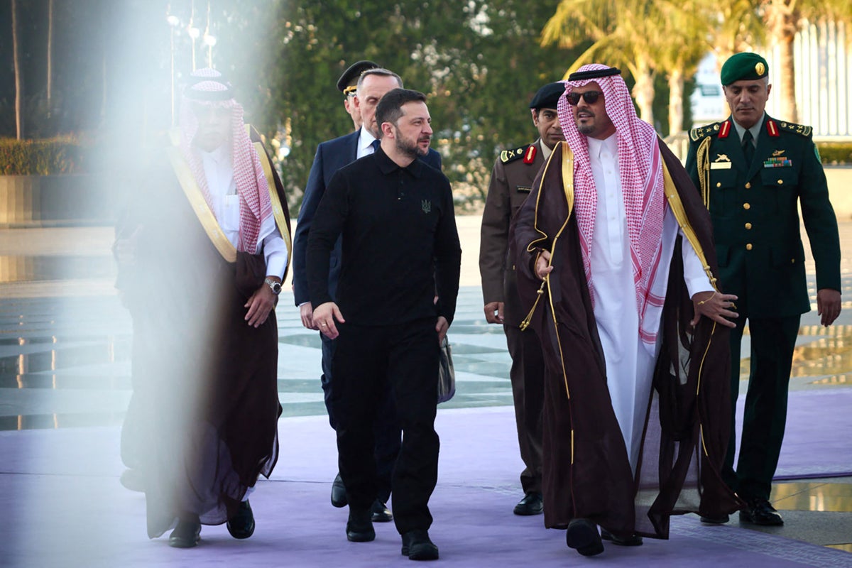 Ukraine-Russia war latest: Zelensky meets Saudi officials as Kyiv to push air and sea ceasefire at US-led talks