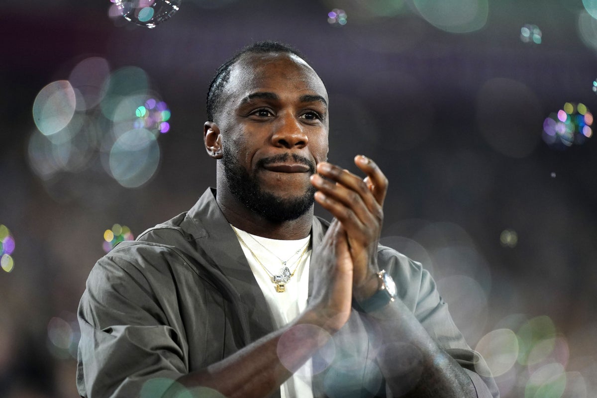 Michail Antonio gets warm reception at London Stadium ahead of West Ham game