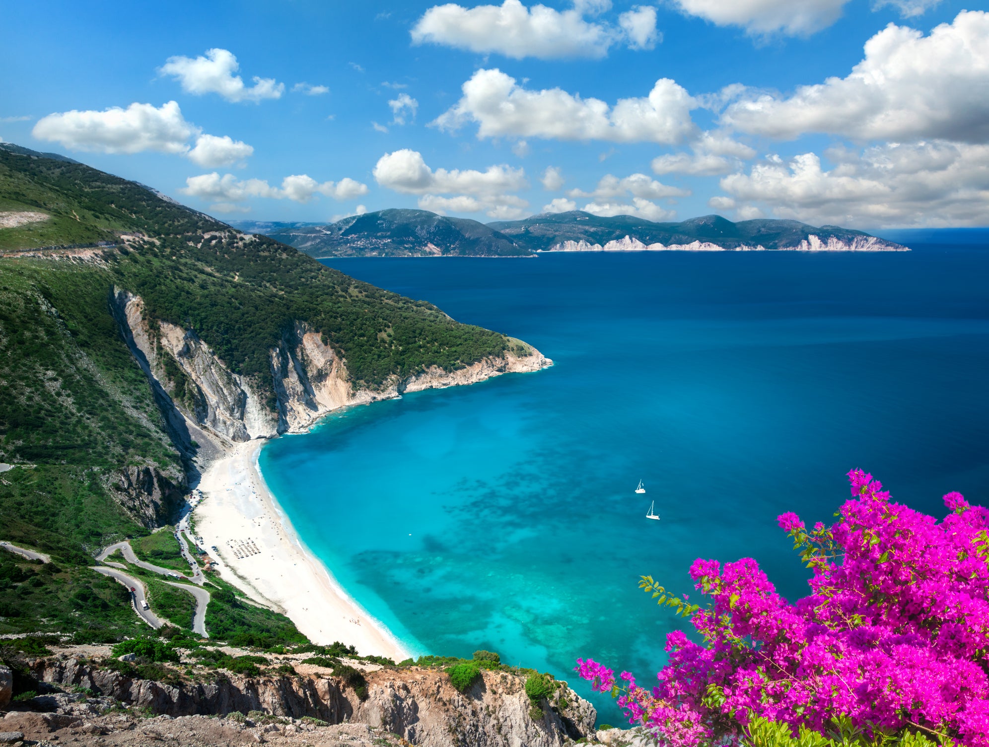 The dreamy shores of Kefalonia are easy to visit