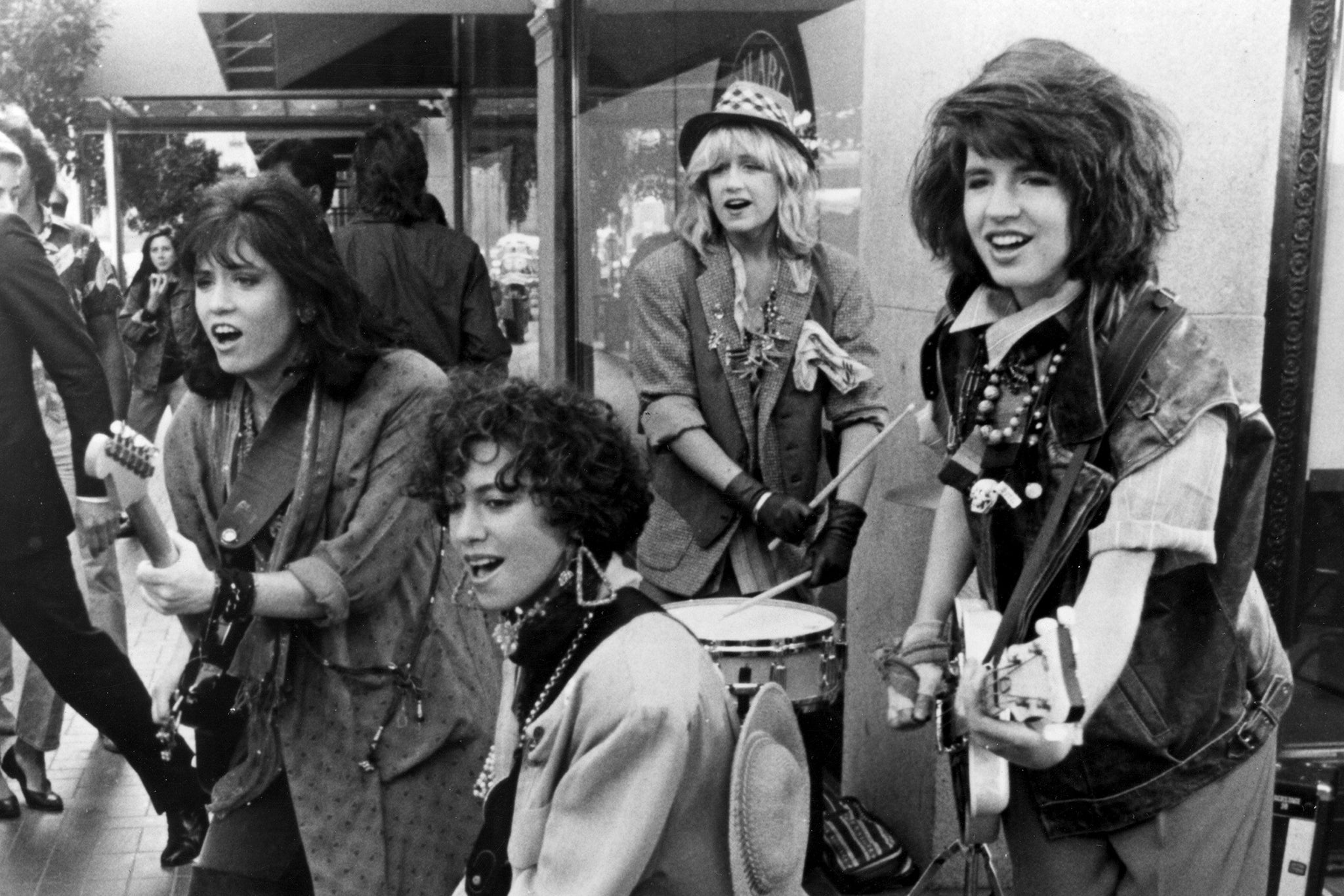 The Bangles shoot the video for their major-label debut single ‘Hero Takes a Fall’ in 1984