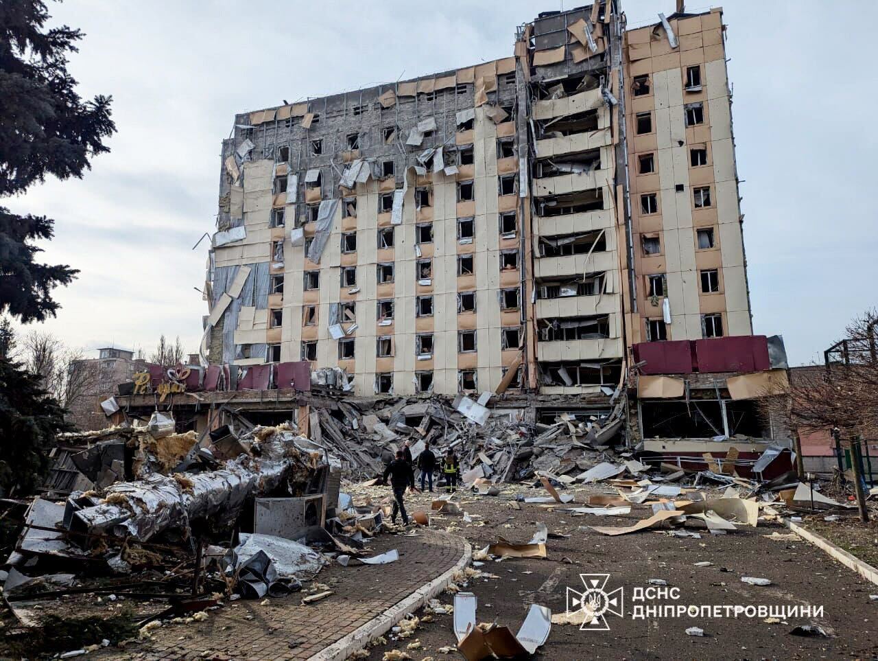 A Russian aerial attack destroyed an apartment block in the central Ukrainian city of Kryvyi Rih on Tuesday