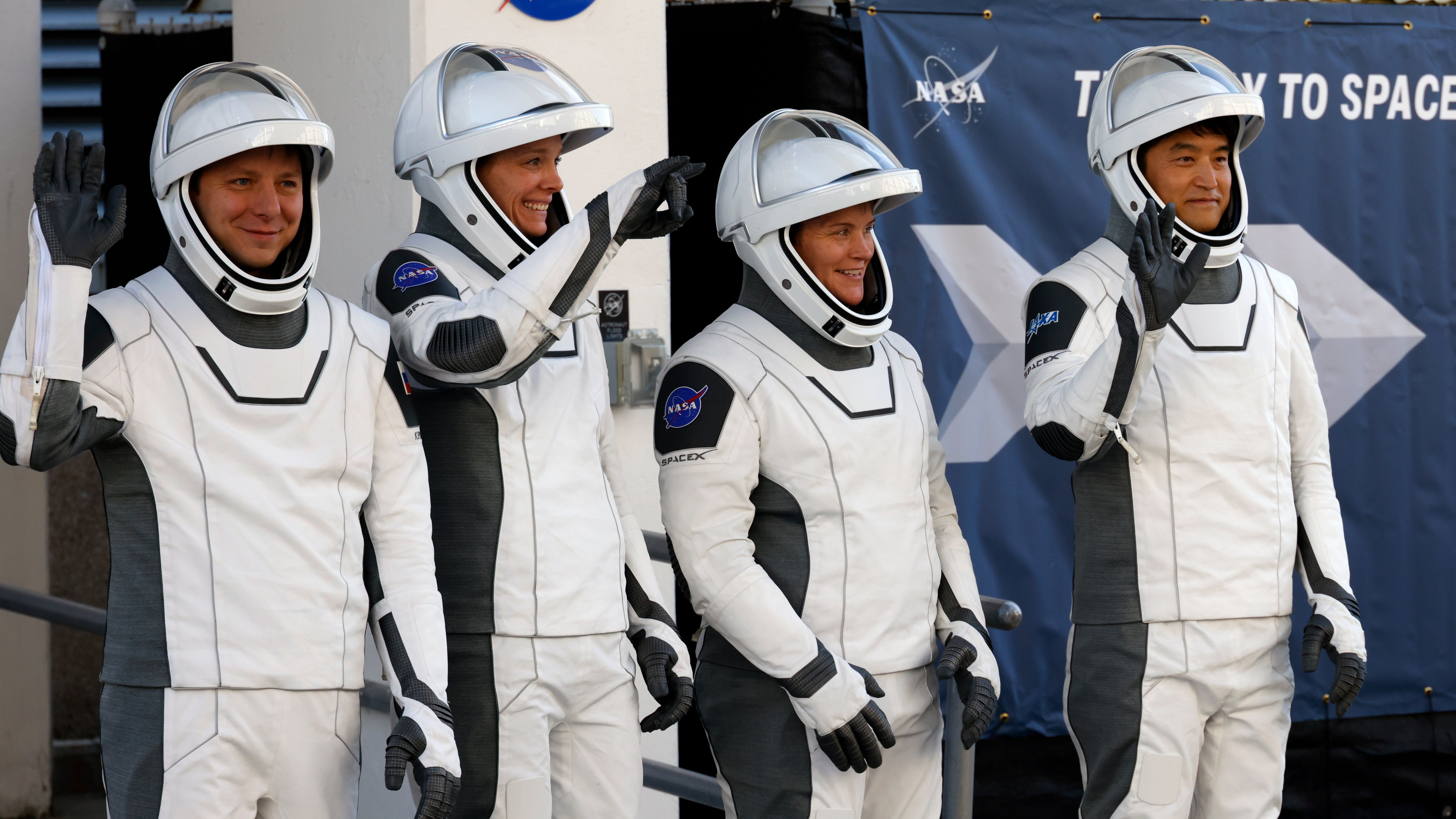 SpaceX Stuck Astronauts