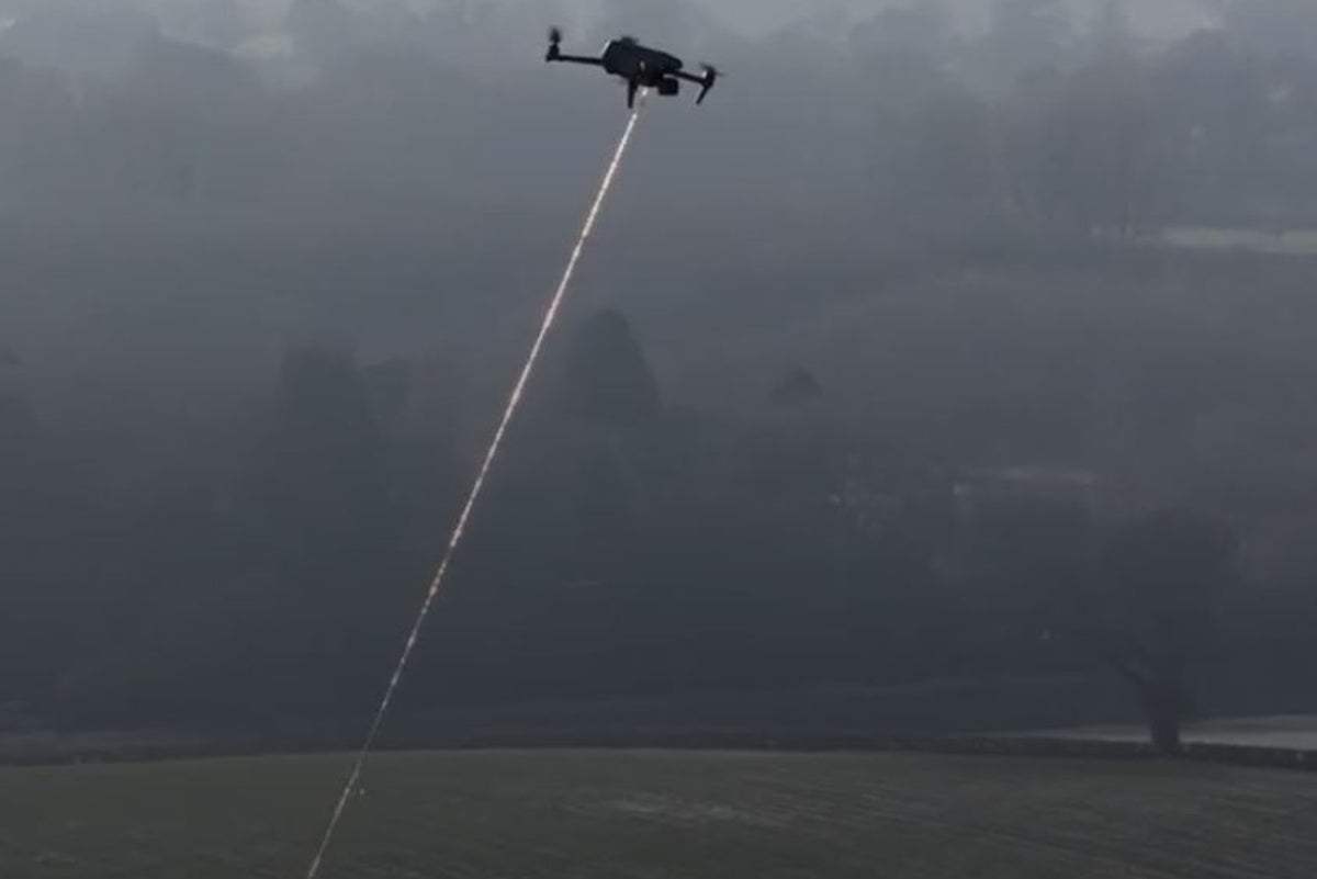 İngiltərədə Dron Müharibəsi: Ovçular və Ekoloji Fəallar Arasında Gərginlik Artır