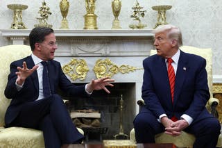 O presidente Donald Trump conhece o secretário -geral da OTAN, Mark Rutte, no Salão Oval