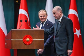 Turkish president Recep Tayyip Erdogan (R) and Polish prime minister Donald Tusk attend a press conference after their meeting in Ankara