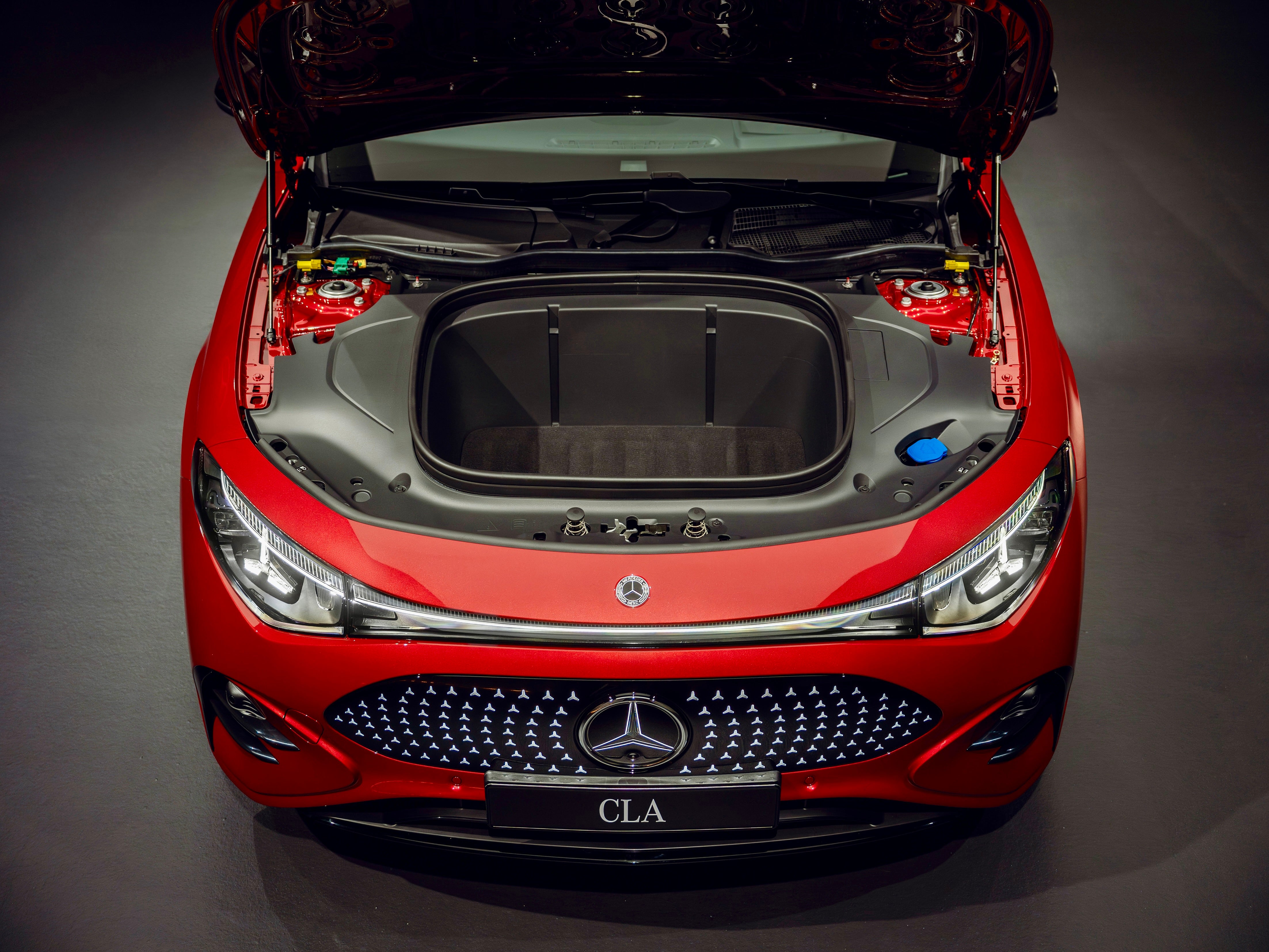 The frunk under the bonnet of the new Mercedes CLA offers 101 litres of storage space (Mercedes-Benz AG)