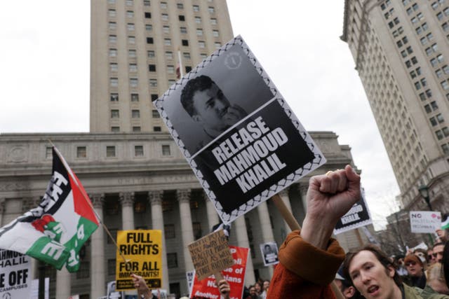 <p>People protest against the detention of pro-Palestinian activist and Columbia University student Mahmoud Khalil</p>