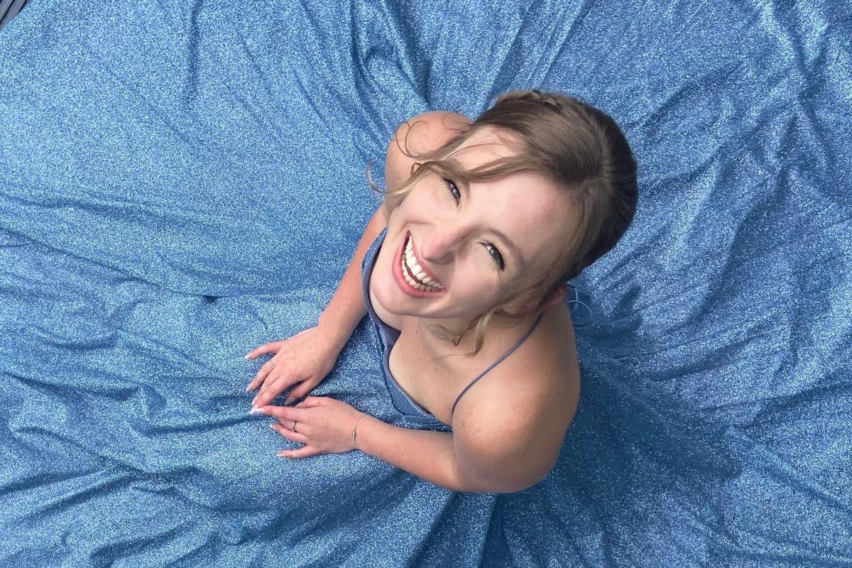 Teen noticed sign in her eye before rare brain tumour diagnosis Teen noticed sign in her eye before rare brain tumour diagnosis