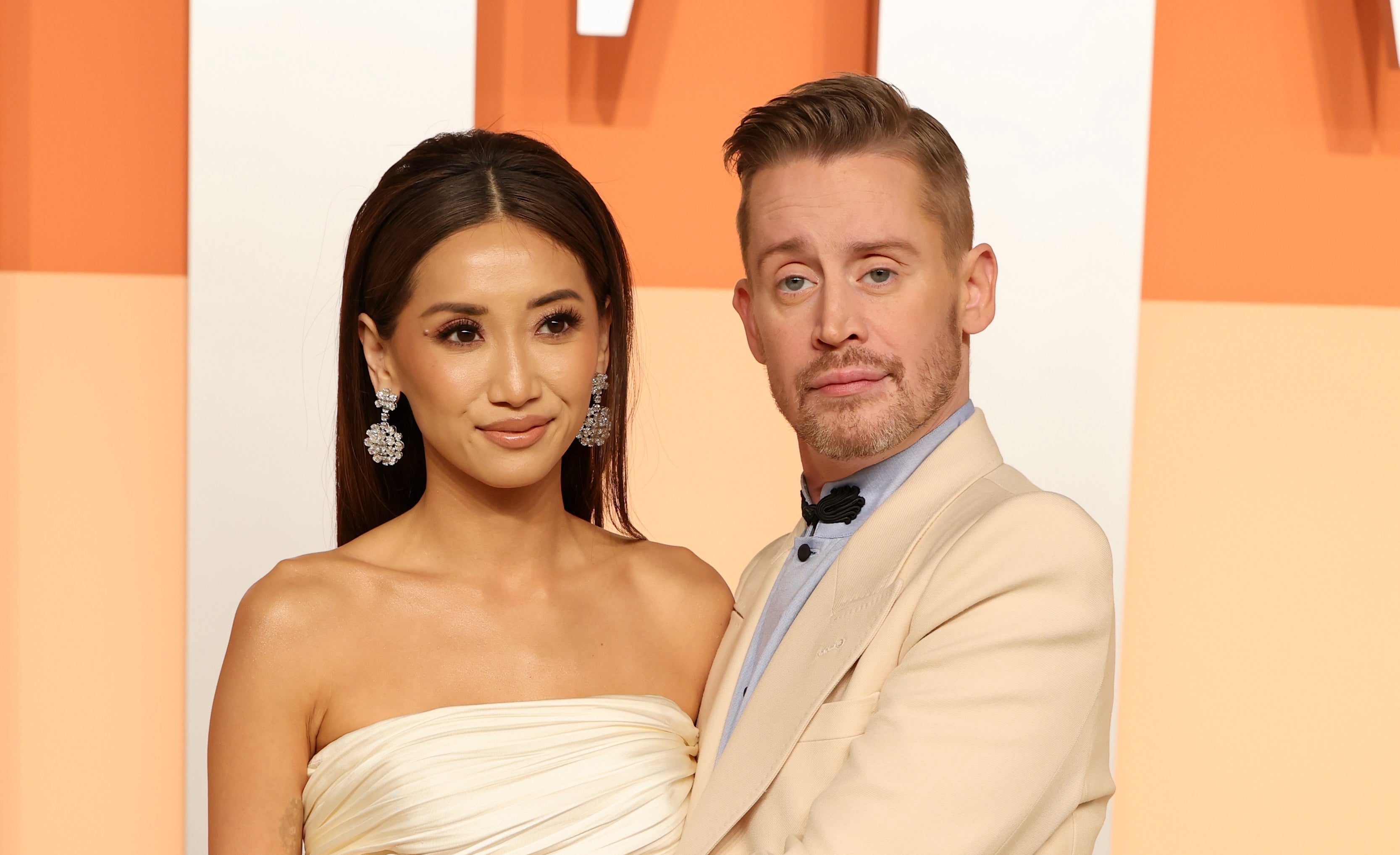 Brenda Song zei dat ze haar verloofde Macaulay Culkin dwong om 'Home Alone' tijdens hun eerste kerst samen te herschikken