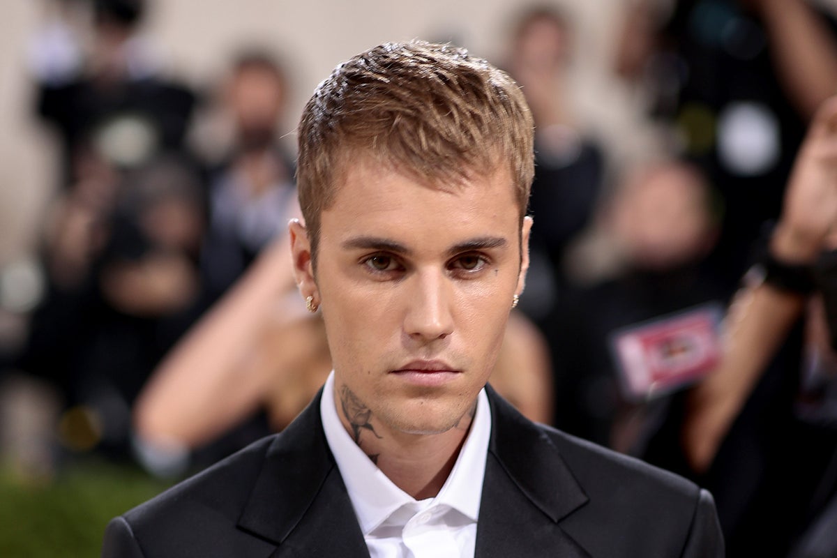 Justin Bieber admits he feels like a ‘fraud’ in brutally honest post Justin Bieber admits he feels like a ‘fraud’ in brutally honest post