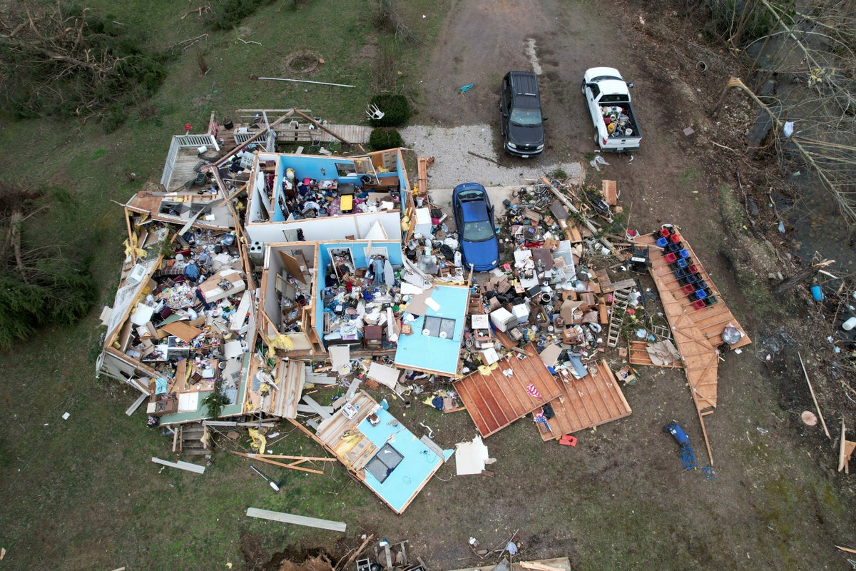 Tornadoes, wildfires and blinding dust sweep across U.S. as massive storm leaves at least 32 dead