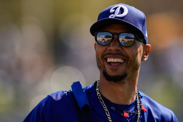 DODGERS-BETTS FUERA